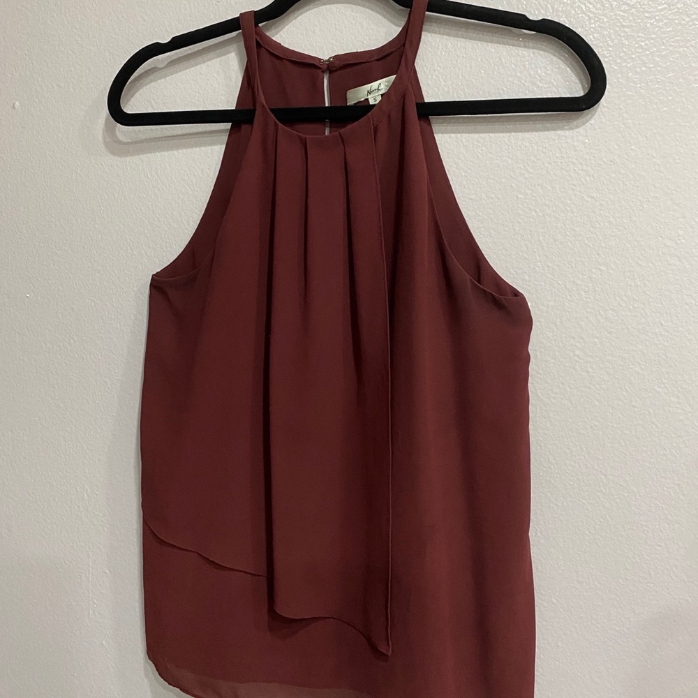 very cute burgundy blouse